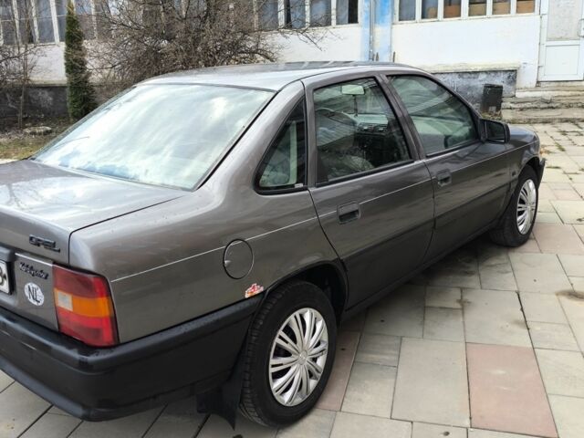 Серый Опель Вектра, объемом двигателя 1.6 л и пробегом 343 тыс. км за 899 $, фото 9 на Automoto.ua