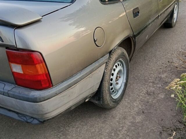 Сірий Опель Вектра, об'ємом двигуна 1.6 л та пробігом 300 тис. км за 1250 $, фото 4 на Automoto.ua