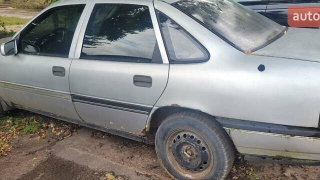 Сірий Опель Вектра, об'ємом двигуна 2 л та пробігом 300 тис. км за 500 $, фото 1 на Automoto.ua
