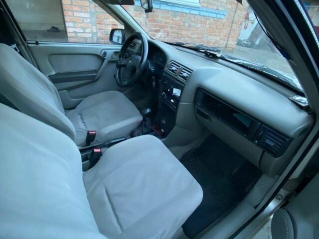 Сірий Опель Вектра, об'ємом двигуна 1.6 л та пробігом 290 тис. км за 650 $, фото 4 на Automoto.ua