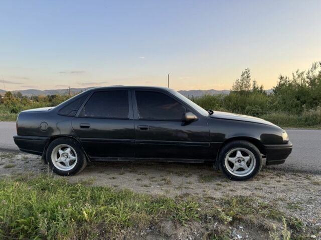 Серый Опель Вектра, объемом двигателя 1.8 л и пробегом 250 тыс. км за 1250 $, фото 2 на Automoto.ua