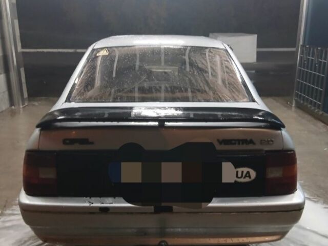 Сірий Опель Вектра, об'ємом двигуна 2 л та пробігом 300 тис. км за 402 $, фото 2 на Automoto.ua
