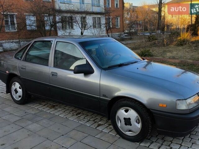 Серый Опель Вектра, объемом двигателя 1.6 л и пробегом 343 тыс. км за 1099 $, фото 3 на Automoto.ua