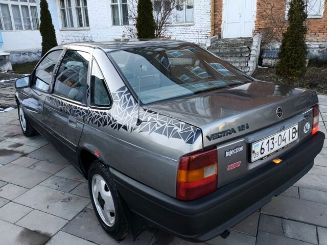 Серый Опель Вектра, объемом двигателя 1.6 л и пробегом 343 тыс. км за 999 $, фото 8 на Automoto.ua