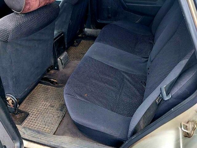 Серый Опель Вектра, объемом двигателя 1.6 л и пробегом 222 тыс. км за 850 $, фото 5 на Automoto.ua