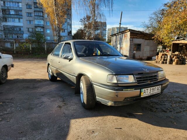 Серый Опель Вектра, объемом двигателя 2 л и пробегом 411 тыс. км за 900 $, фото 3 на Automoto.ua