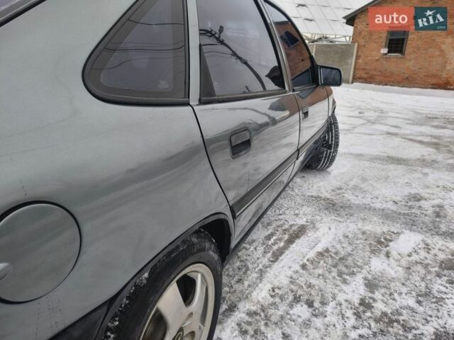 Серый Опель Вектра, объемом двигателя 2 л и пробегом 223 тыс. км за 1999 $, фото 5 на Automoto.ua