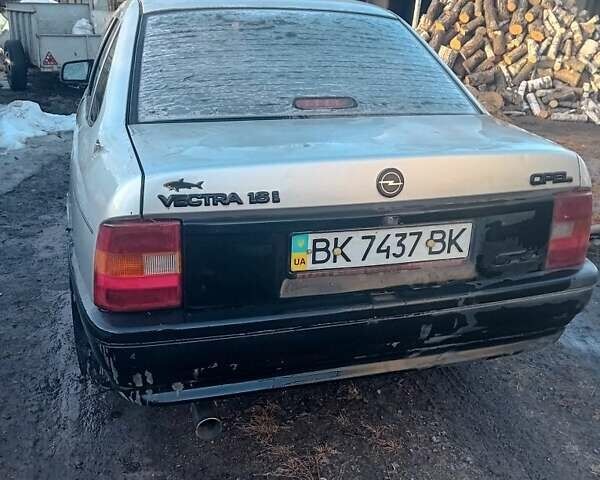 Серый Опель Вектра, объемом двигателя 1.6 л и пробегом 600 тыс. км за 700 $, фото 1 на Automoto.ua