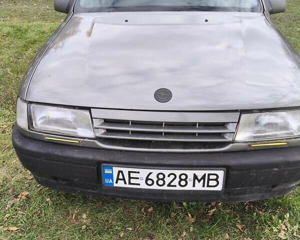 Сірий Опель Вектра, об'ємом двигуна 1.7 л та пробігом 334 тис. км за 800 $, фото 6 на Automoto.ua