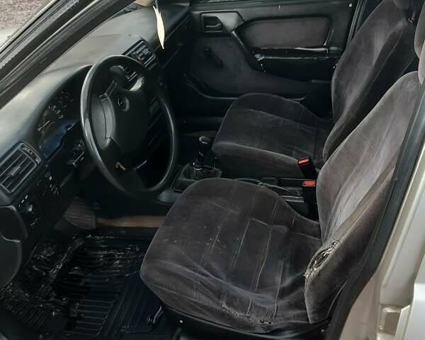 Сірий Опель Вектра, об'ємом двигуна 1.8 л та пробігом 300 тис. км за 850 $, фото 11 на Automoto.ua