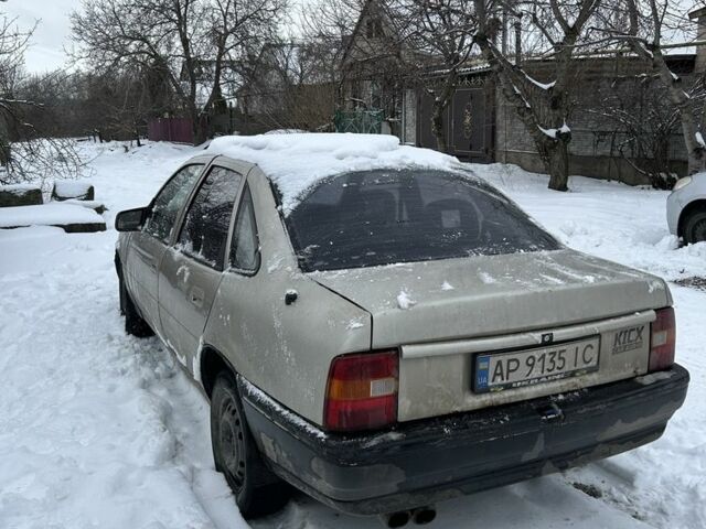 Сірий Опель Вектра, об'ємом двигуна 1.6 л та пробігом 370 тис. км за 829 $, фото 3 на Automoto.ua