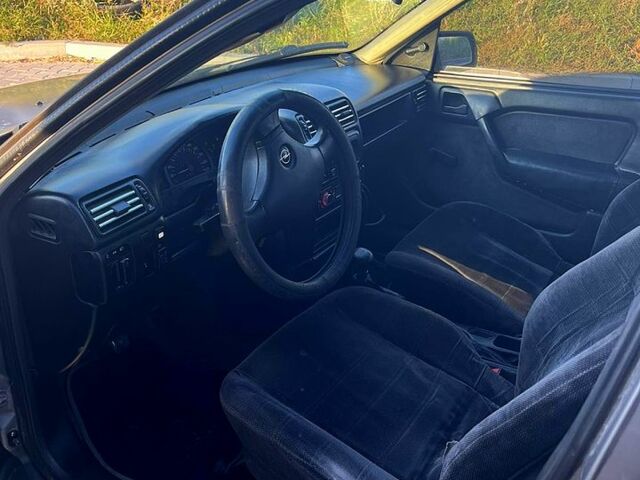 Сірий Опель Вектра, об'ємом двигуна 2 л та пробігом 450 тис. км за 1200 $, фото 2 на Automoto.ua