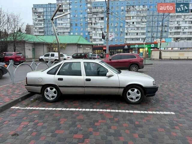 Серый Опель Вектра, объемом двигателя 2 л и пробегом 409 тыс. км за 1500 $, фото 6 на Automoto.ua