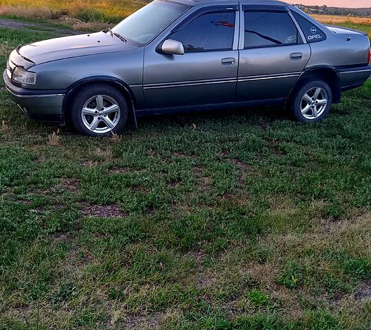 Серый Опель Вектра, объемом двигателя 2 л и пробегом 0 тыс. км за 2030 $, фото 3 на Automoto.ua