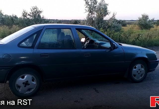 Серый Опель Вектра, объемом двигателя 2 л и пробегом 335 тыс. км за 1950 $, фото 2 на Automoto.ua