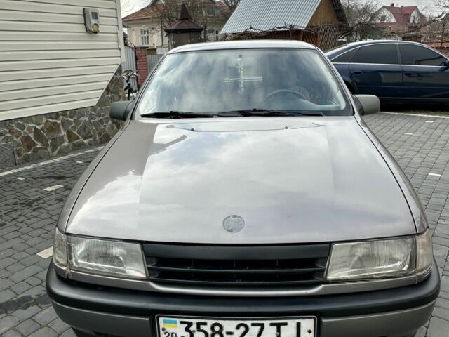 Серый Опель Вектра, объемом двигателя 1.6 л и пробегом 230 тыс. км за 1900 $, фото 1 на Automoto.ua