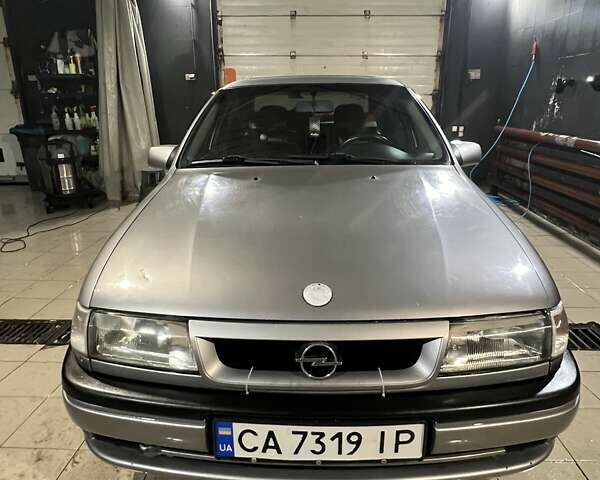 Серый Опель Вектра, объемом двигателя 1.8 л и пробегом 230 тыс. км за 2100 $, фото 7 на Automoto.ua