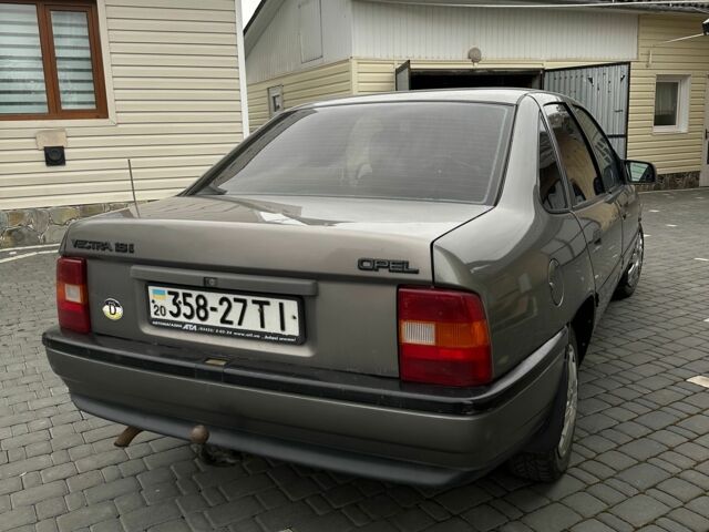 Серый Опель Вектра, объемом двигателя 1.6 л и пробегом 230 тыс. км за 1900 $, фото 4 на Automoto.ua