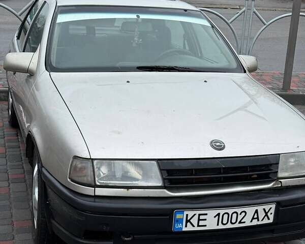 Серый Опель Вектра, объемом двигателя 2 л и пробегом 409 тыс. км за 1500 $, фото 3 на Automoto.ua