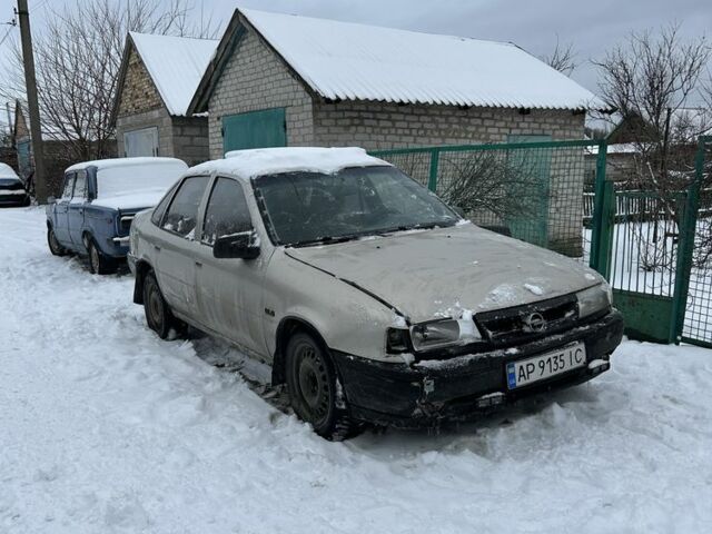 Сірий Опель Вектра, об'ємом двигуна 1.6 л та пробігом 370 тис. км за 829 $, фото 1 на Automoto.ua