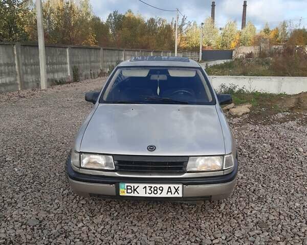 Сірий Опель Вектра, об'ємом двигуна 1.8 л та пробігом 300 тис. км за 850 $, фото 18 на Automoto.ua