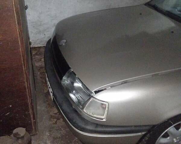 Серый Опель Вектра, объемом двигателя 2 л и пробегом 345 тыс. км за 2300 $, фото 5 на Automoto.ua