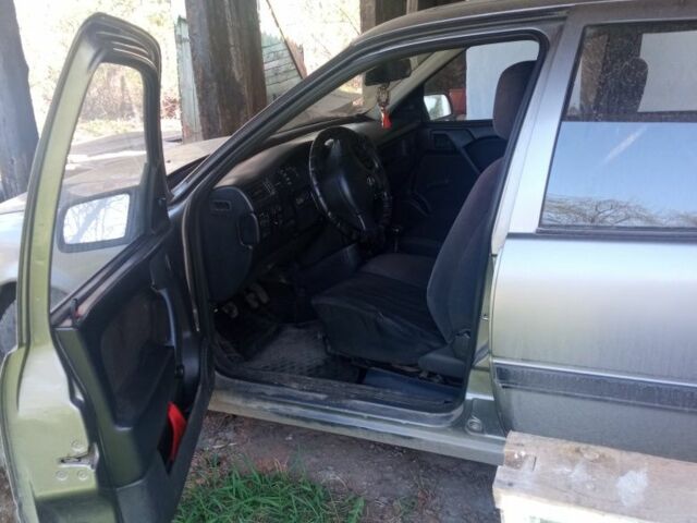 Серый Опель Вектра, объемом двигателя 1.6 л и пробегом 1 тыс. км за 1000 $, фото 4 на Automoto.ua