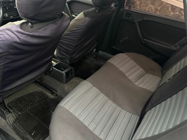 Серый Опель Вектра, объемом двигателя 1.6 л и пробегом 230 тыс. км за 1900 $, фото 9 на Automoto.ua