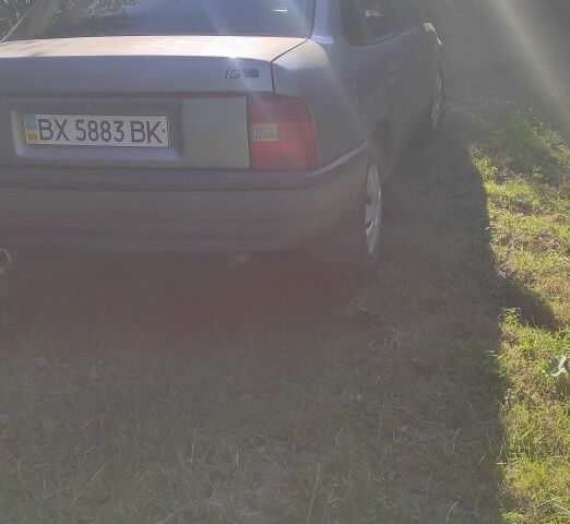 Серый Опель Вектра, объемом двигателя 1.6 л и пробегом 400 тыс. км за 1650 $, фото 3 на Automoto.ua