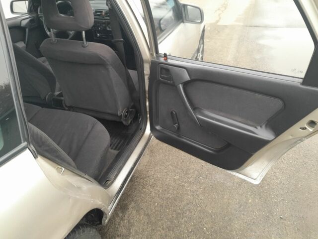 Серый Опель Вектра, объемом двигателя 1.6 л и пробегом 200 тыс. км за 750 $, фото 4 на Automoto.ua