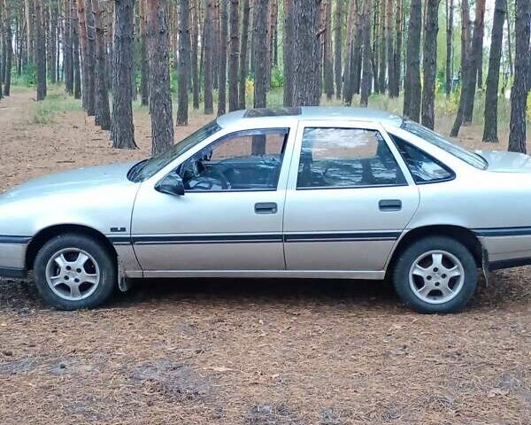 Серый Опель Вектра, объемом двигателя 1.6 л и пробегом 500 тыс. км за 2000 $, фото 3 на Automoto.ua