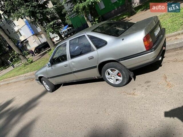 Серый Опель Вектра, объемом двигателя 2 л и пробегом 473 тыс. км за 1700 $, фото 3 на Automoto.ua