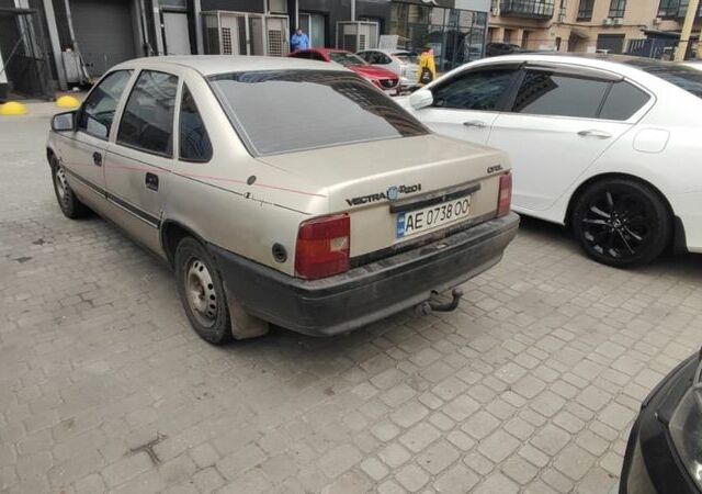 Серый Опель Вектра, объемом двигателя 2 л и пробегом 362 тыс. км за 1500 $, фото 3 на Automoto.ua