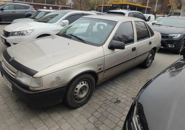 Серый Опель Вектра, объемом двигателя 2 л и пробегом 362 тыс. км за 1500 $, фото 4 на Automoto.ua