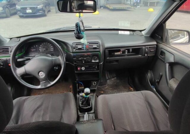 Серый Опель Вектра, объемом двигателя 2 л и пробегом 362 тыс. км за 1500 $, фото 6 на Automoto.ua