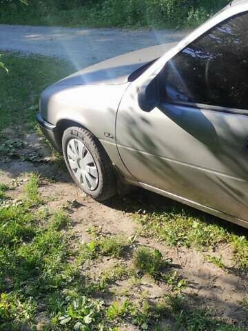 Опель Вектра 1990 в Изяслве на Automoto.ua Серый Опель Вектра, объемом двигателя 1.6 л и пробегом 300 тыс. км за 1650 $, фото 1 на Automoto.ua