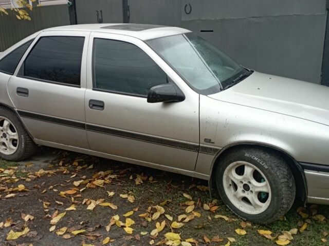 Серый Опель Вектра, объемом двигателя 0 л и пробегом 350 тыс. км за 1500 $, фото 1 на Automoto.ua