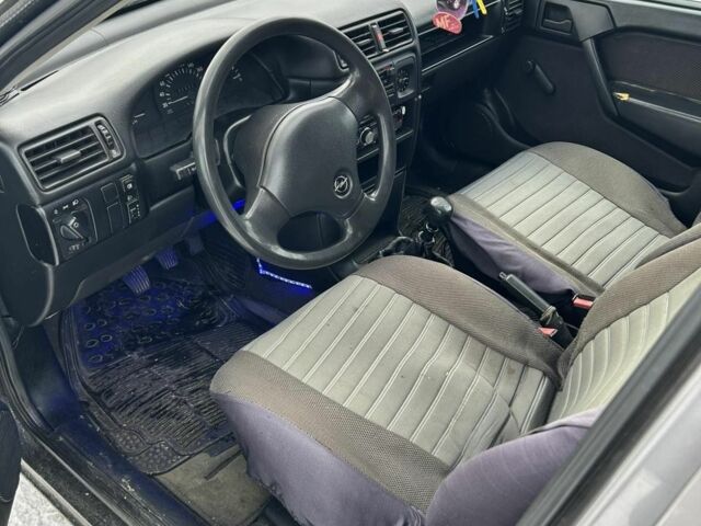 Серый Опель Вектра, объемом двигателя 6 л и пробегом 345 тыс. км за 1800 $, фото 5 на Automoto.ua