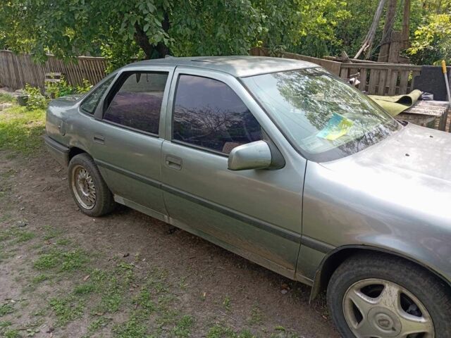 Сірий Опель Вектра, об'ємом двигуна 2 л та пробігом 250 тис. км за 450 $, фото 1 на Automoto.ua