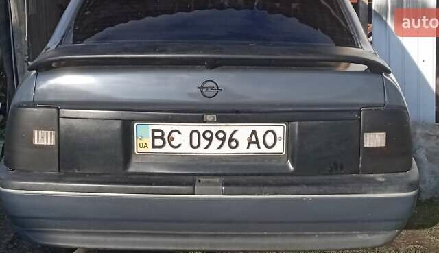 Серый Опель Вектра, объемом двигателя 0 л и пробегом 350 тыс. км за 1000 $, фото 2 на Automoto.ua