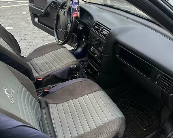 Сірий Опель Вектра, об'ємом двигуна 1.6 л та пробігом 230 тис. км за 1900 $, фото 6 на Automoto.ua