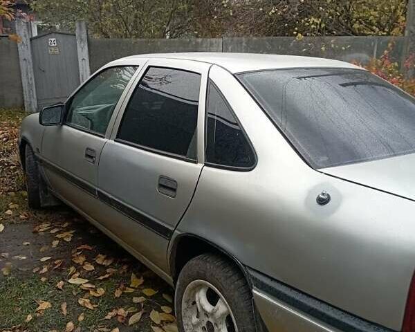 Серый Опель Вектра, объемом двигателя 1.8 л и пробегом 350 тыс. км за 1500 $, фото 2 на Automoto.ua