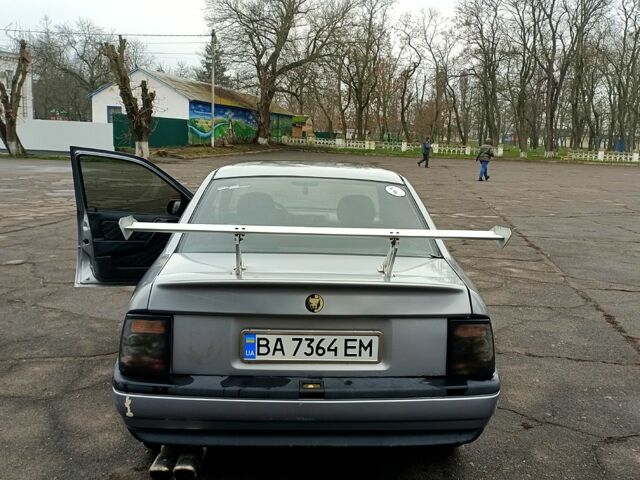 Серый Опель Вектра, объемом двигателя 2 л и пробегом 200 тыс. км за 1400 $, фото 3 на Automoto.ua