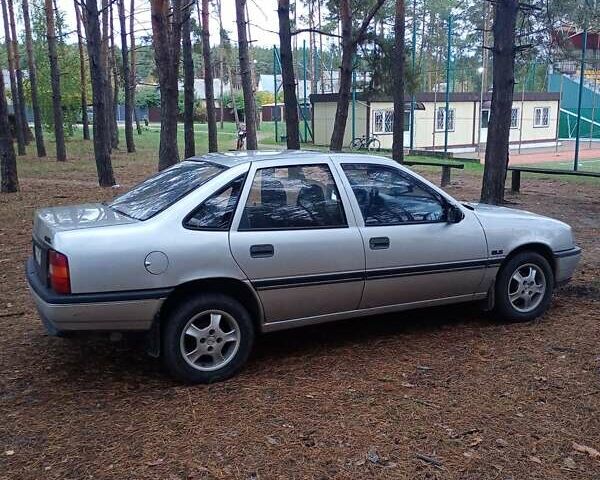 Серый Опель Вектра, объемом двигателя 1.6 л и пробегом 500 тыс. км за 2000 $, фото 4 на Automoto.ua