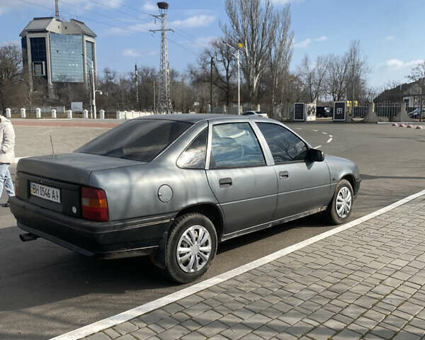 Серый Опель Вектра, объемом двигателя 2 л и пробегом 230 тыс. км за 2100 $, фото 2 на Automoto.ua