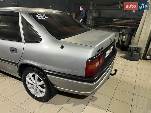 Серый Опель Вектра, объемом двигателя 1.8 л и пробегом 230 тыс. км за 2100 $, фото 8 на Automoto.ua