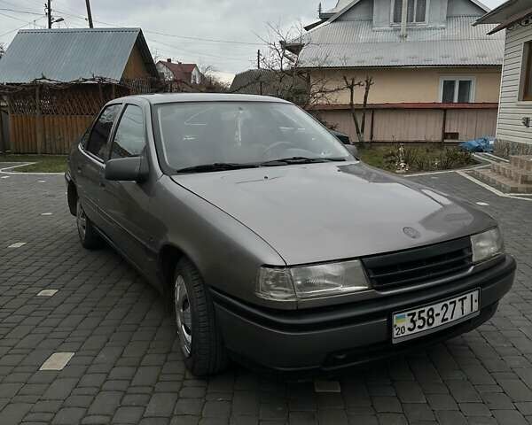 Сірий Опель Вектра, об'ємом двигуна 1.6 л та пробігом 230 тис. км за 1900 $, фото 1 на Automoto.ua