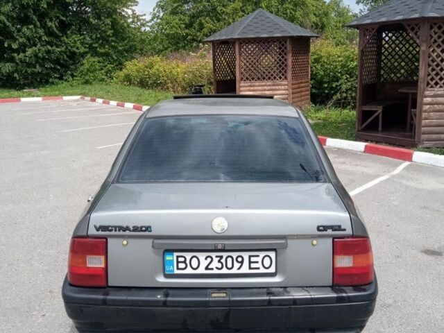 Серый Опель Вектра, объемом двигателя 2 л и пробегом 200 тыс. км за 950 $, фото 5 на Automoto.ua