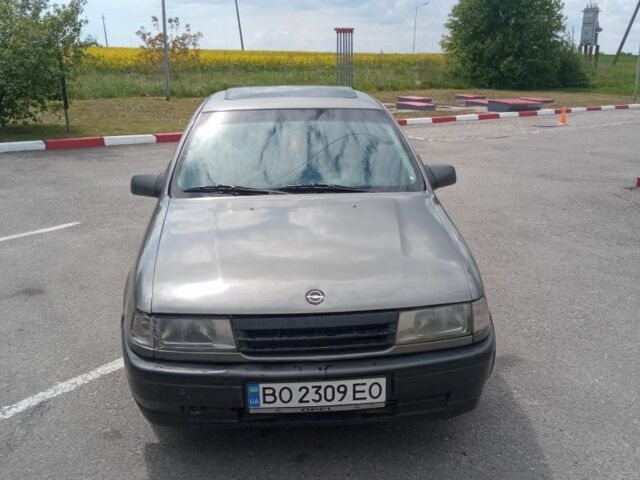 Серый Опель Вектра, объемом двигателя 2 л и пробегом 200 тыс. км за 950 $, фото 1 на Automoto.ua