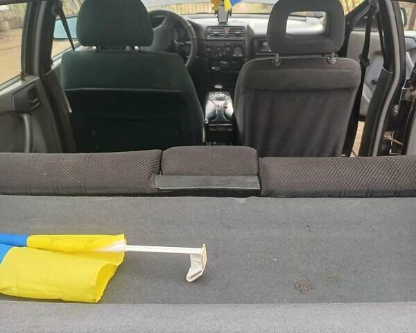 Сірий Опель Вектра, об'ємом двигуна 1.6 л та пробігом 337 тис. км за 1200 $, фото 11 на Automoto.ua